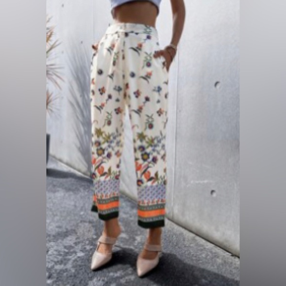 Light weight Capri pant with belt